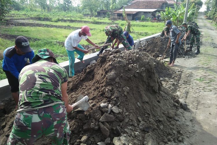 Detail Gambar Kegiatan Karya Bakti Tni Ad Nomer 49