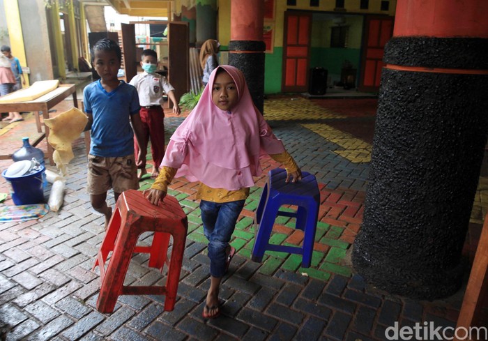 Detail Gambar Kegiatan Kerja Bakti Di Sekolah Nomer 33