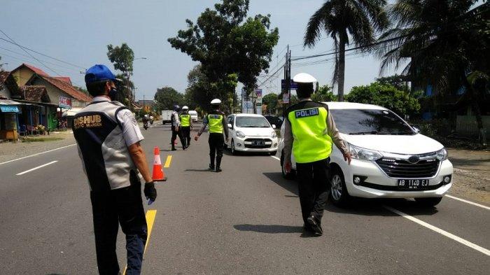 Detail Gambar Kegiatan Polisi Perbatasan Nomer 22