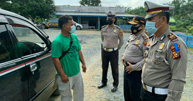 Detail Gambar Kegiatan Polisi Perbatasan Nomer 54