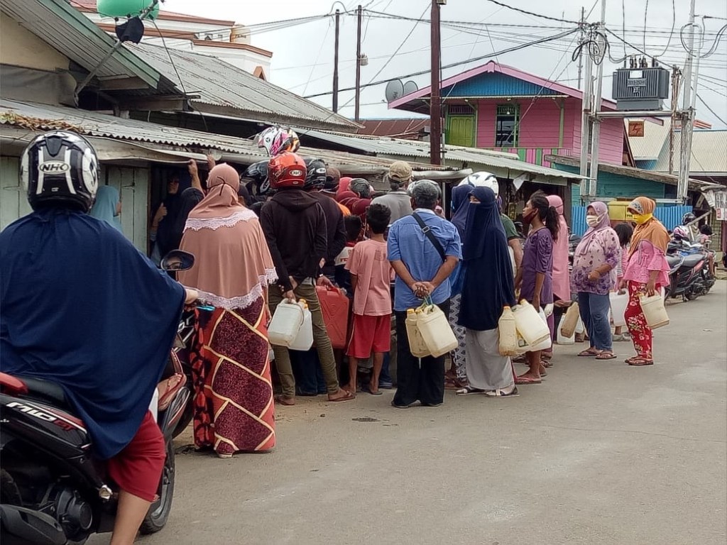 Detail Gambar Kelangkaan Minyak Tanah Nomer 26