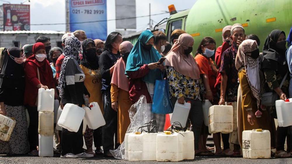 Detail Gambar Kelangkaan Minyak Tanah Nomer 38