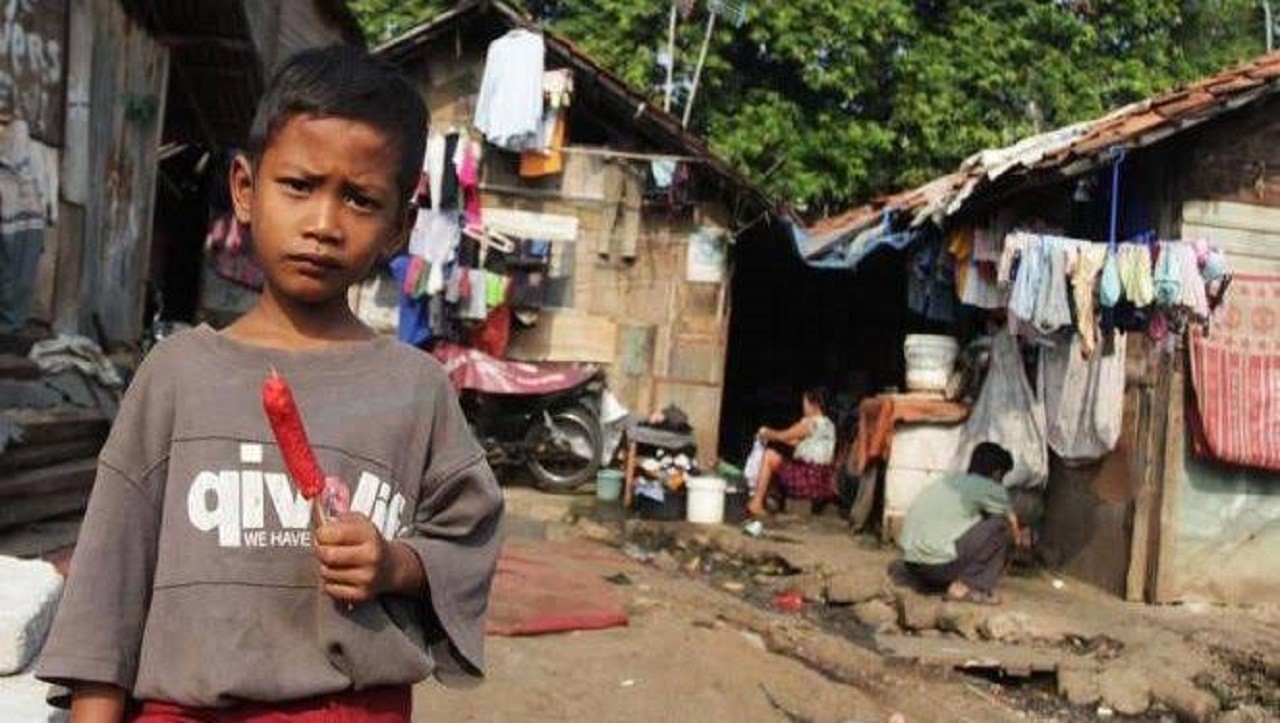 Detail Gambar Kemiskinan Di Indonesia Nomer 22