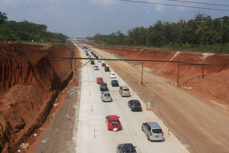 Detail Gambar Kendaraan Padat Di Jalan Raya Nomer 41