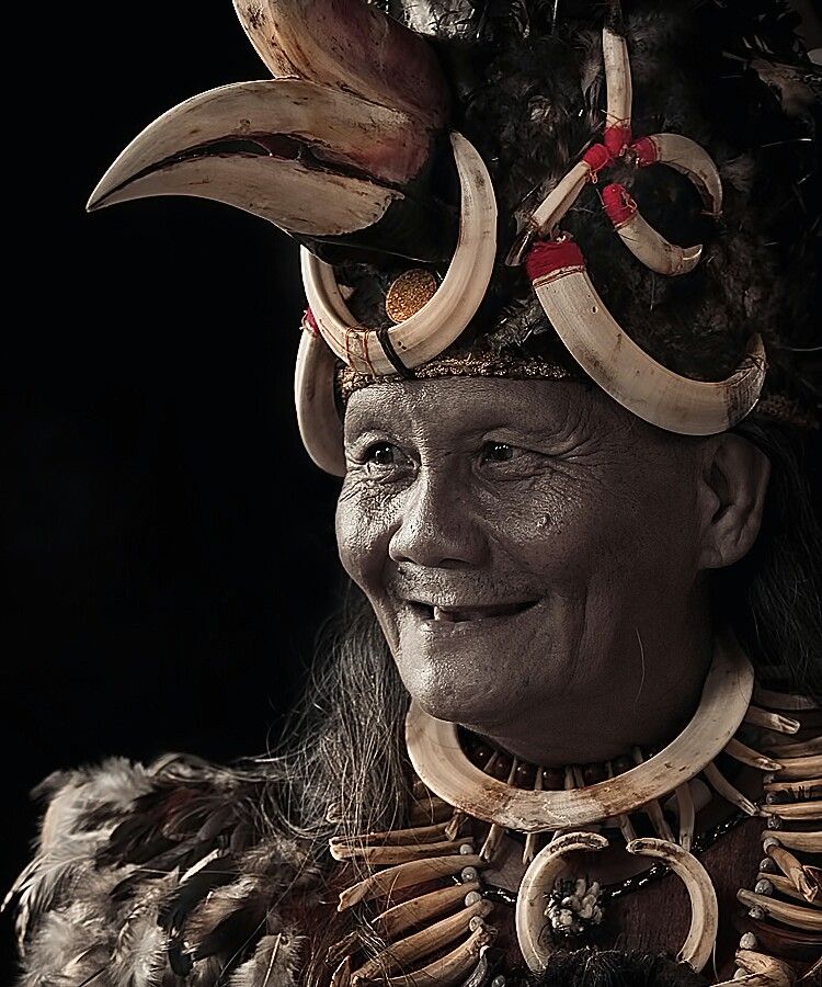 Detail Gambar Kepala Suku Dayak Nomer 3
