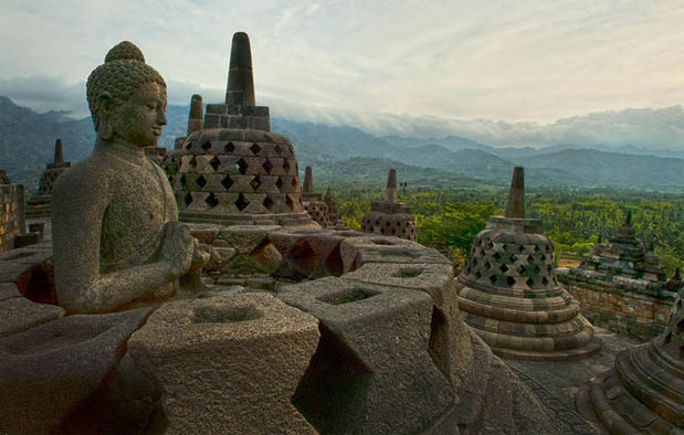 Detail Gambar Kerajaan Hindu Budha Di Indonesia Nomer 42