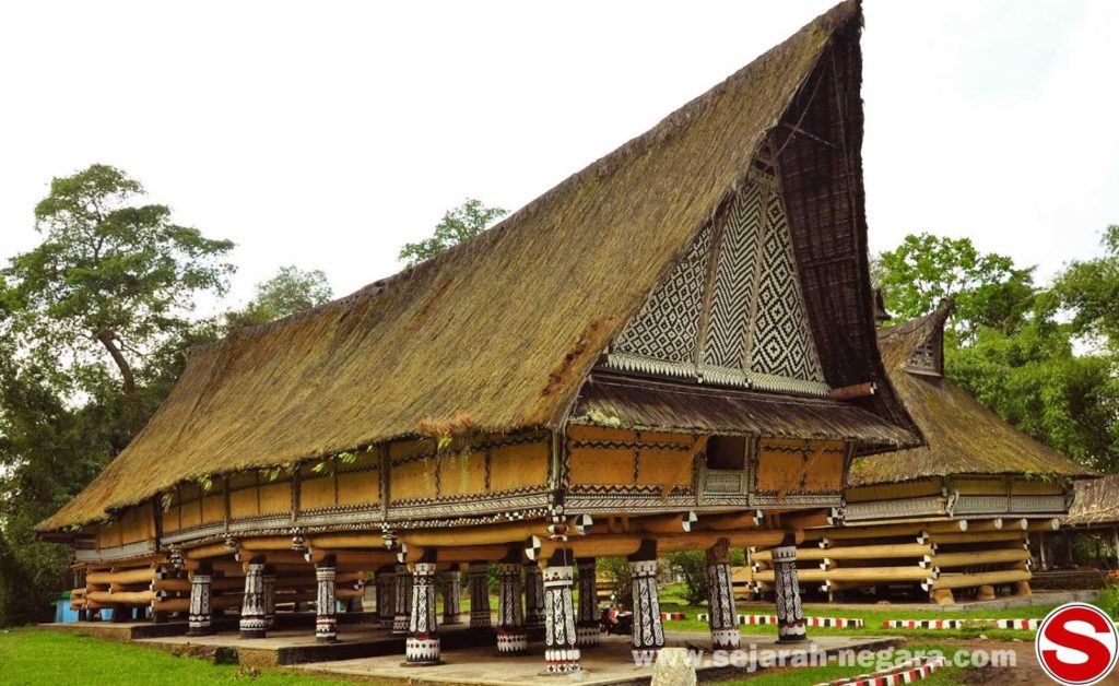 Detail Gambar Keramik Nusantara Gambar Rumah Adat Sumatra Nomer 5