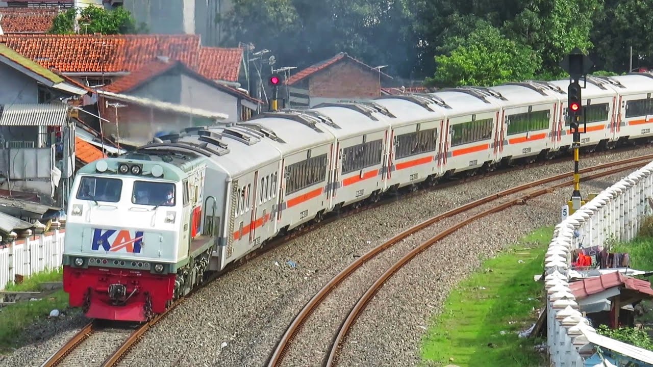 Detail Gambar Kereta Api Di Tikungan Nomer 35