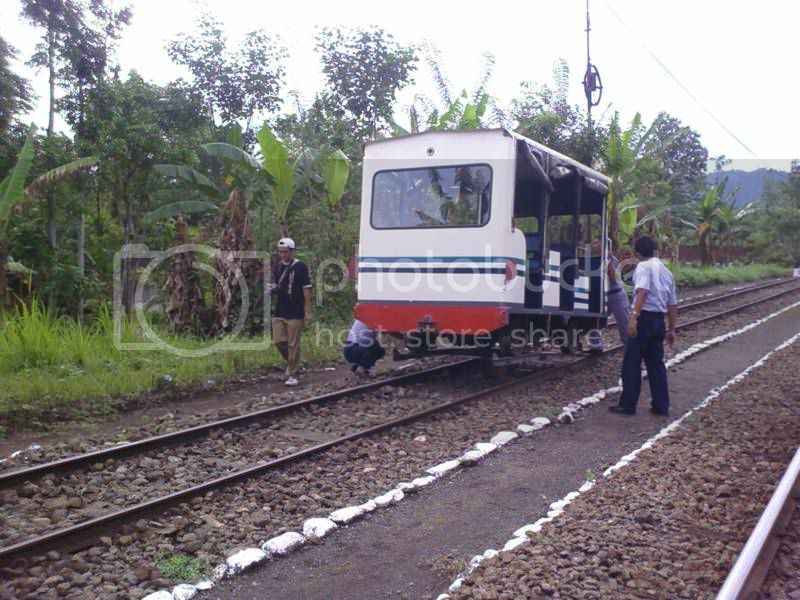 Detail Gambar Kereta Api Di Tikungan Perfec Nomer 43