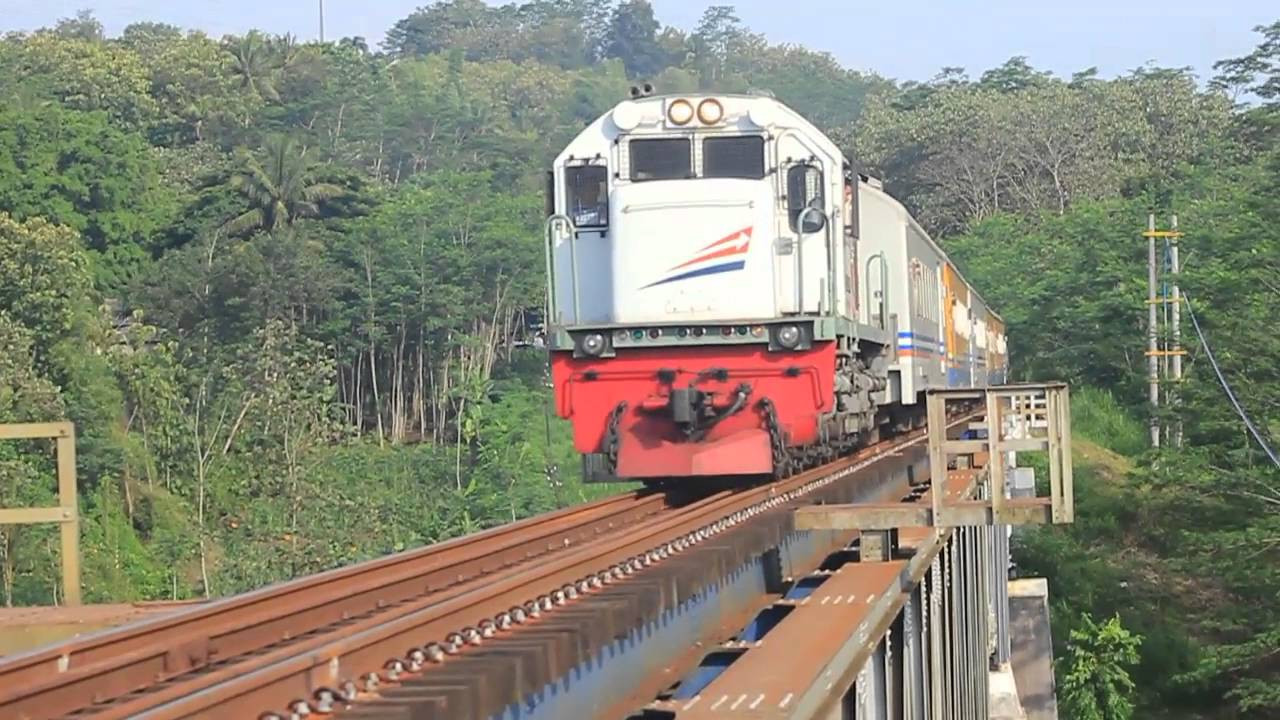 Detail Gambar Kereta Api Gambar Kereta Api Di Jembata Nomer 47