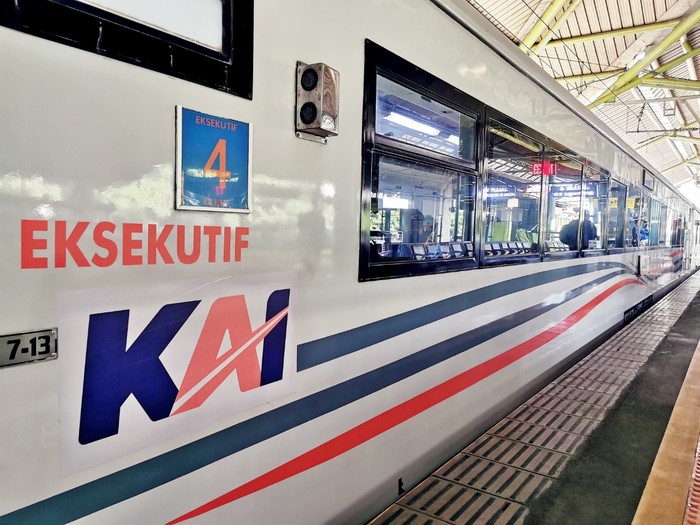 Detail Gambar Kereta Api Indonesia Nomer 23