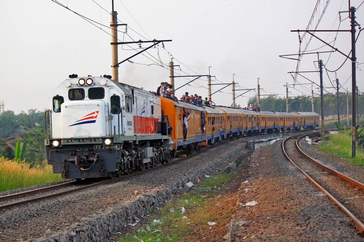 Detail Gambar Kereta Api Indonesia Nomer 24