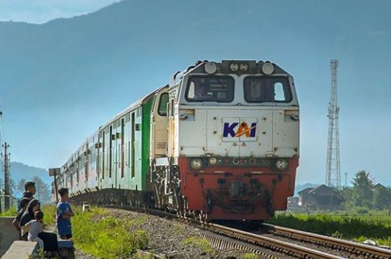 Detail Gambar Kereta Api Indonesia Nomer 25
