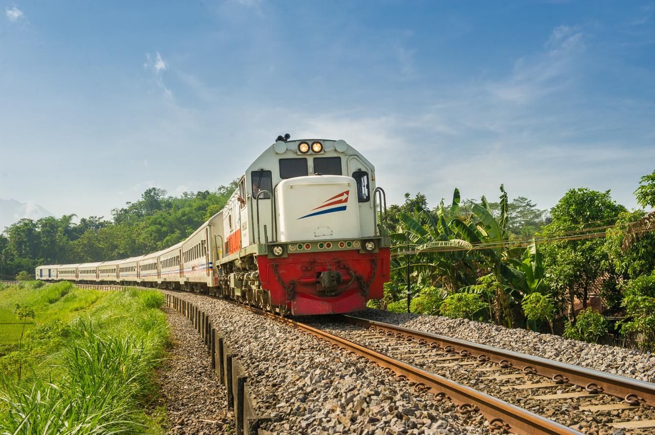 Detail Gambar Kereta Api Indonesia Nomer 5