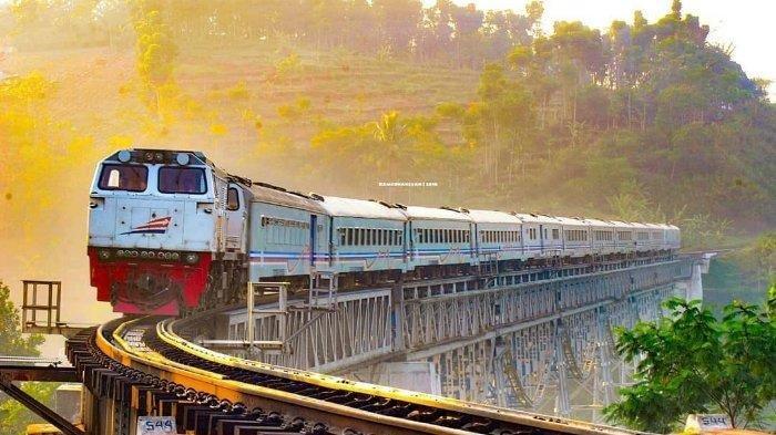 Detail Gambar Kereta Api Indonesia Nomer 49