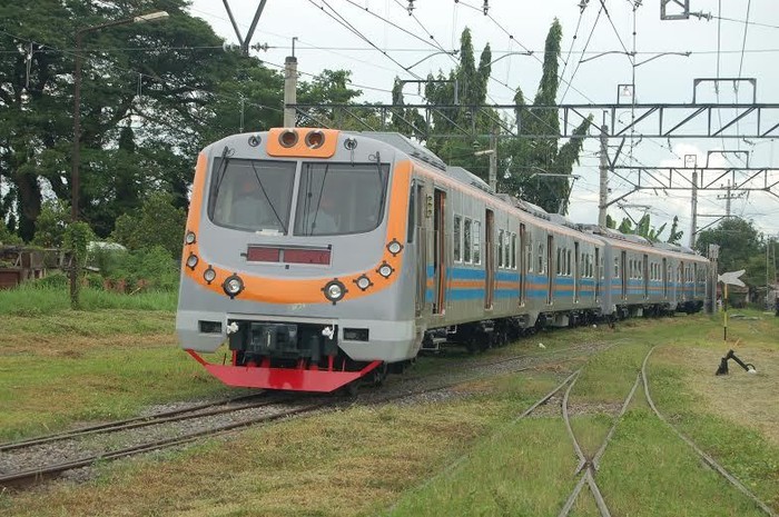 Detail Gambar Kereta Api Listrik Nomer 2