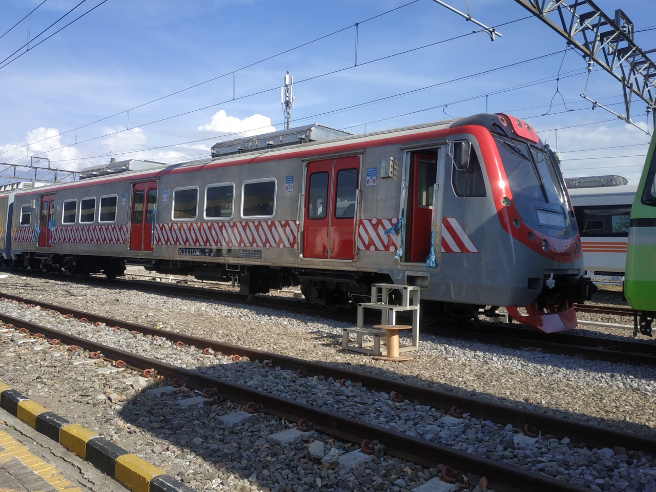 Detail Gambar Kereta Api Listrik Nomer 13