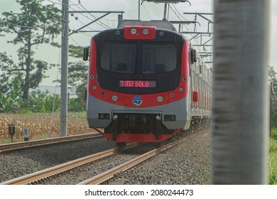 Detail Gambar Kereta Api Listrik Nomer 31