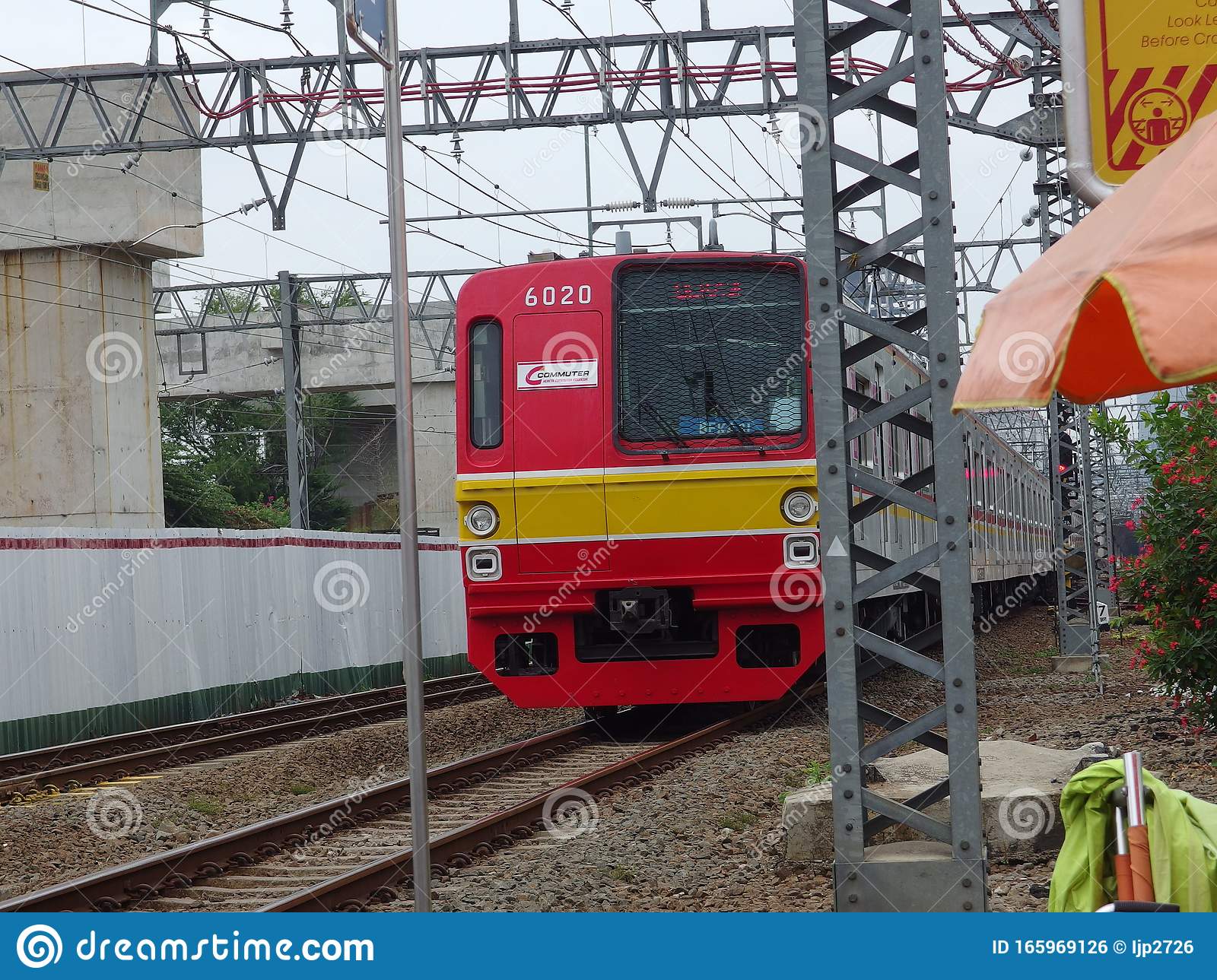 Detail Gambar Kereta Api Listrik Nomer 37