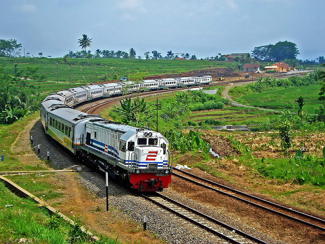 Detail Gambar Kereta Brantas Lebaran 2017 Nomer 8