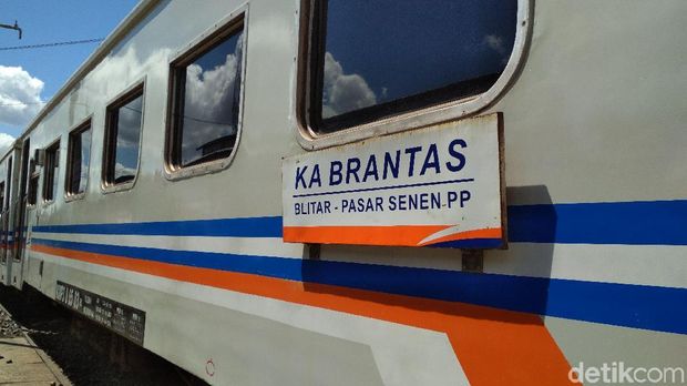 Detail Gambar Kereta Brantas Lebaran 2017 Nomer 2