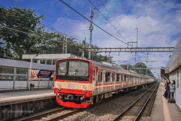 Detail Gambar Kereta Krl Nomer 26