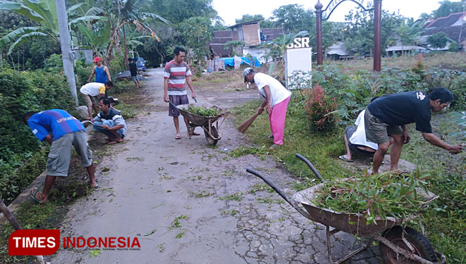 Detail Gambar Kerja Bakti Di Lingkungan Rumah Nomer 8