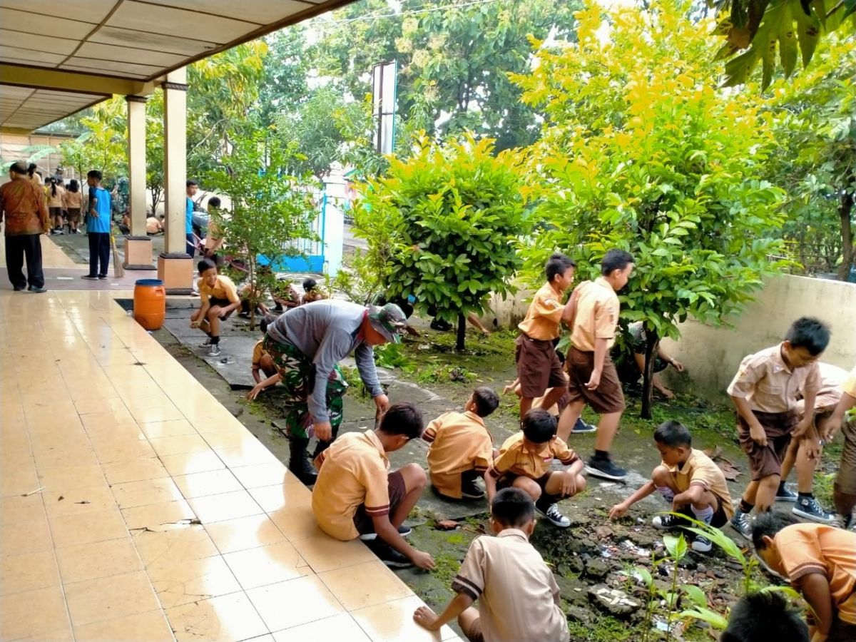 Detail Gambar Kerja Bakti Di Lingkungan Sekolah Nomer 4