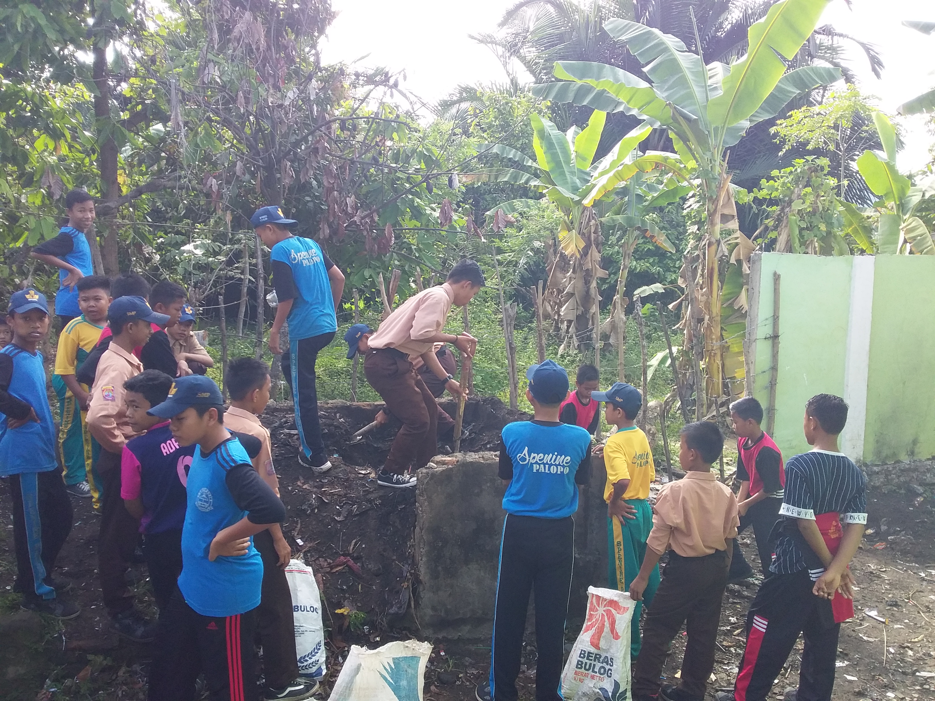 Detail Gambar Kerja Bakti Di Lingkungan Sekolah Nomer 35