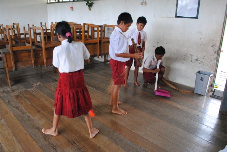 Detail Gambar Kerja Sama Di Lingkungan Sekolah Nomer 10