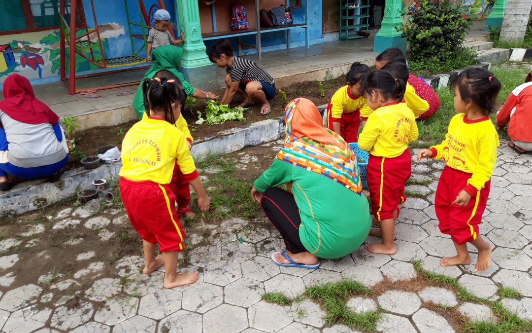 Detail Gambar Kerjasama Di Lingkungan Sekolah Nomer 17