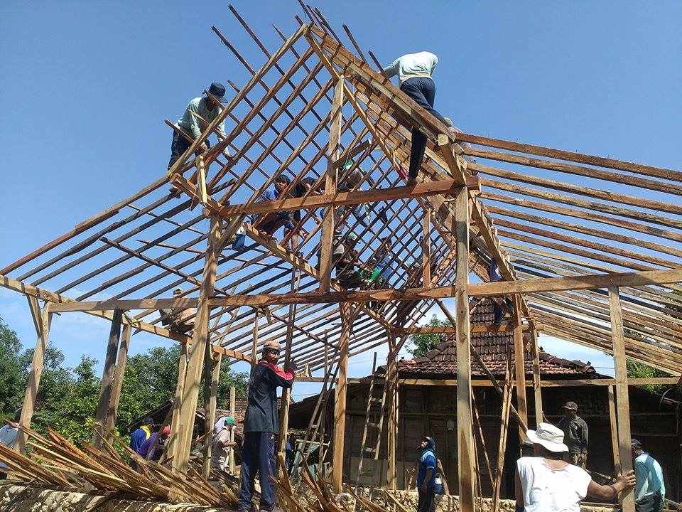 Detail Gambar Kerjasama Membangun Rumah Nomer 4