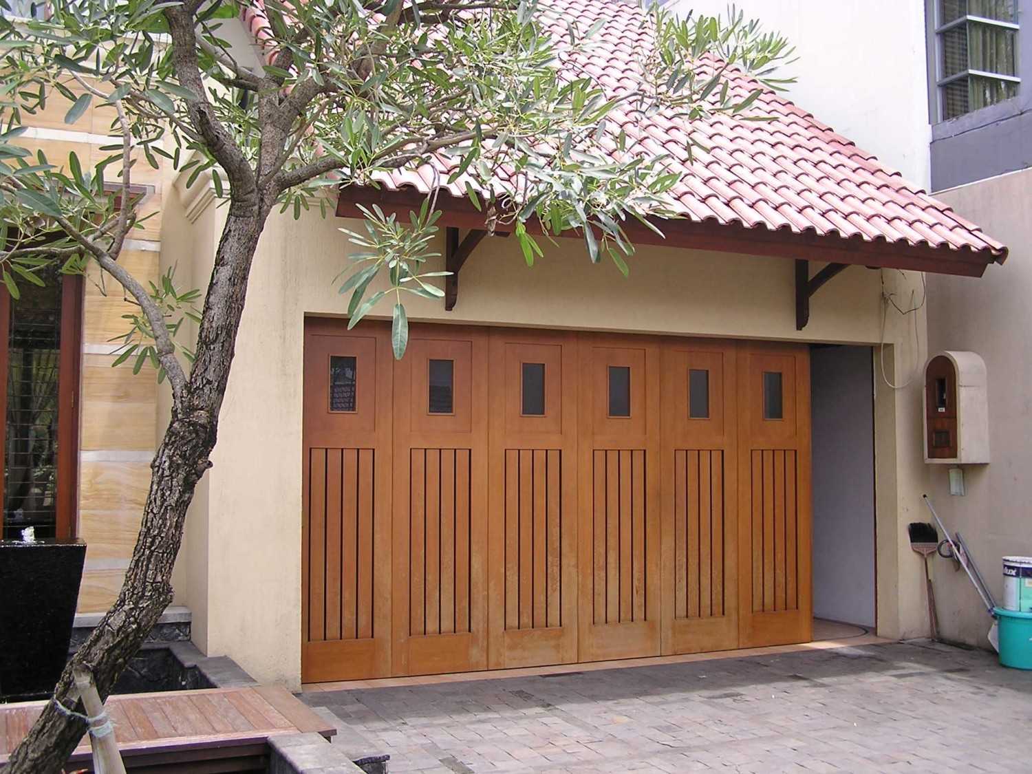 Detail Contoh Pintu Garasi Nomer 15