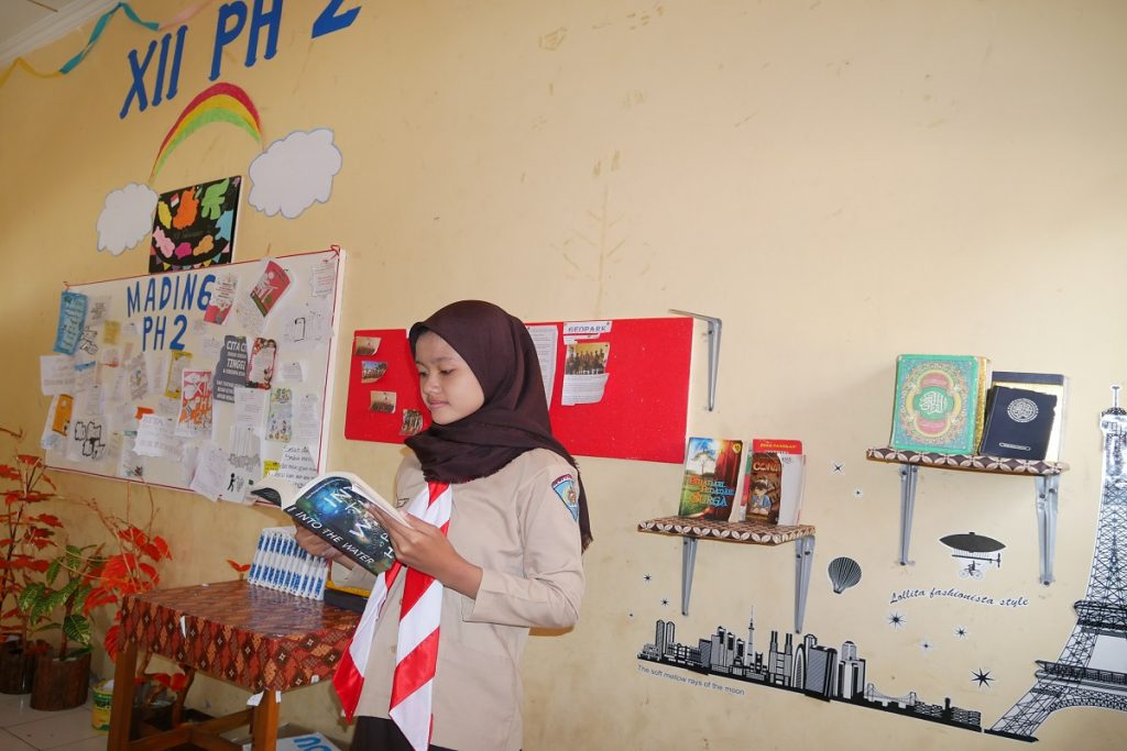 Detail Contoh Pojok Baca Nomer 41
