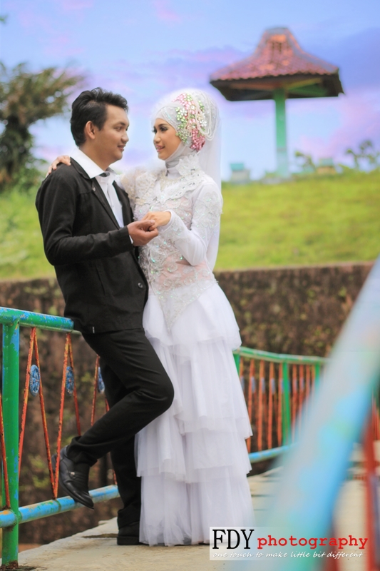 Detail Contoh Pose Foto Prewedding Nomer 49