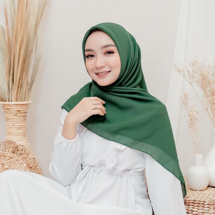 Detail Gambar Kerudung Bella Square Nomer 55