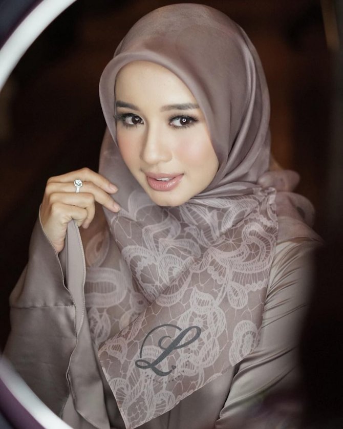 Detail Gambar Kerudung Segi Empat Nomer 43