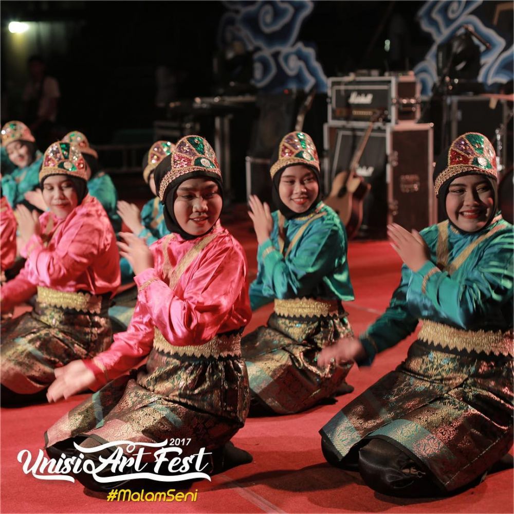 Detail Gambar Kesenian Indonesia Nomer 20