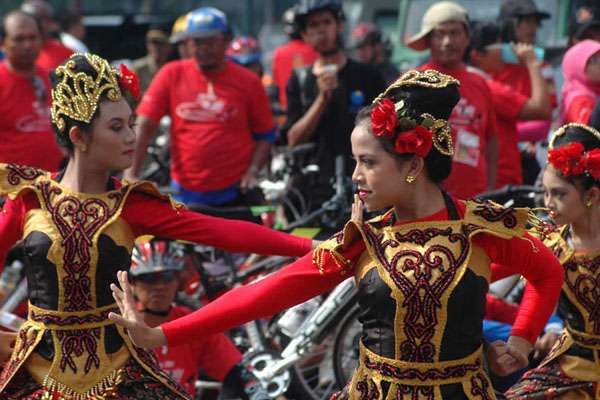 Detail Gambar Kesenian Indonesia Nomer 24