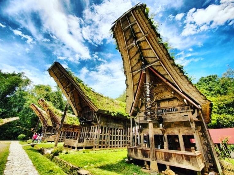 Detail Gambar Keunikan Rumah Adat Toraja Dan Keterangan Ya Nomer 18