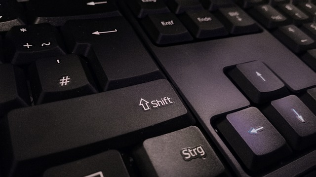 Detail Gambar Keyboard Yang Jelas Nomer 50