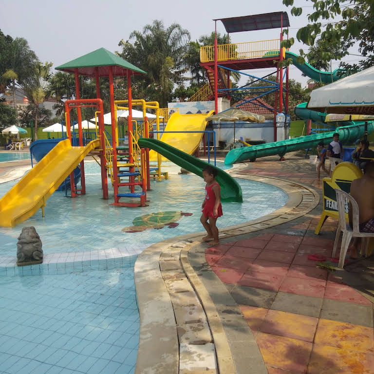 Detail Gambar Kolam Renang Villa Bogor Indah Nomer 3