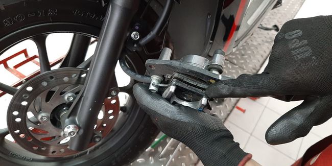 Detail Gambar Komponen Rem Cakram Sepeda Motor Nomer 23