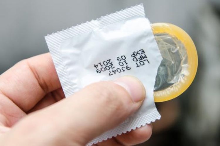 Detail Gambar Kondom Sutra Kemasan Hitam Nomer 17