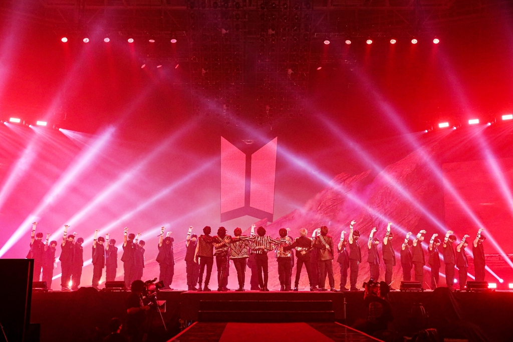 Detail Gambar Konser Bts Nomer 40