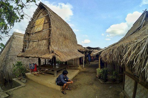 Detail Gambar Konstruksi Rumah Tradisional Suku Sasak Lombok Nomer 25