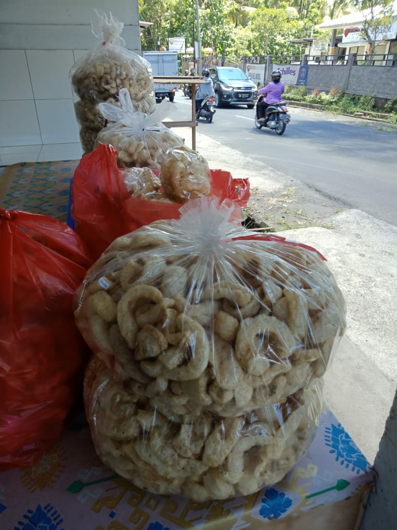 Detail Gambar Konsumen Kerupuk Nomer 10