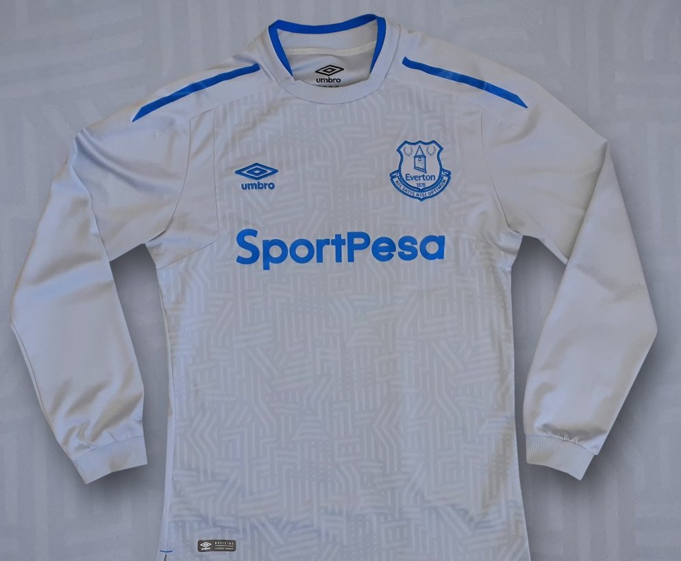 Detail Gambar Kostum Everton 2018 Nomer 19