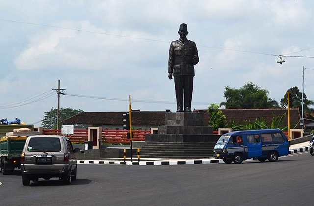 Detail Gambar Kota Blitar Jawa Timur Nomer 7