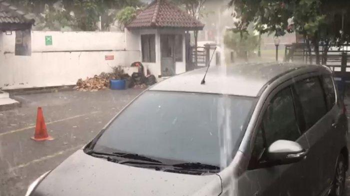 Detail Gambar Kota Jogja Hujan Hd Nomer 25